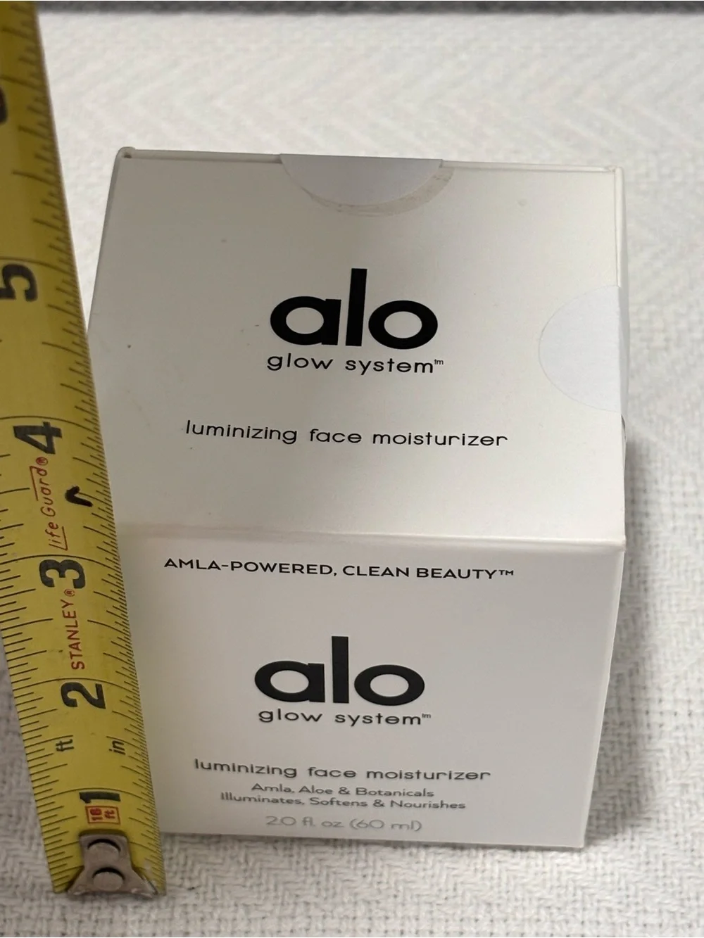 🪽ALO Yoga Luminizing Face Moisturizer - White